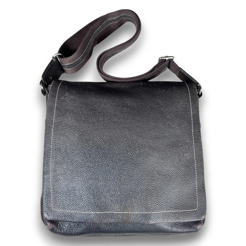 Levenger Pebbled Leather Messenger Bag Mocha Brown Laptop Tablet Crossbody